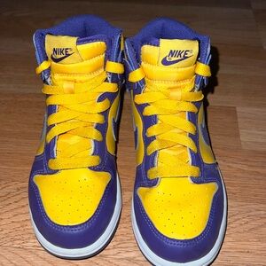 NIKE DUNKS- high tops *Like New*